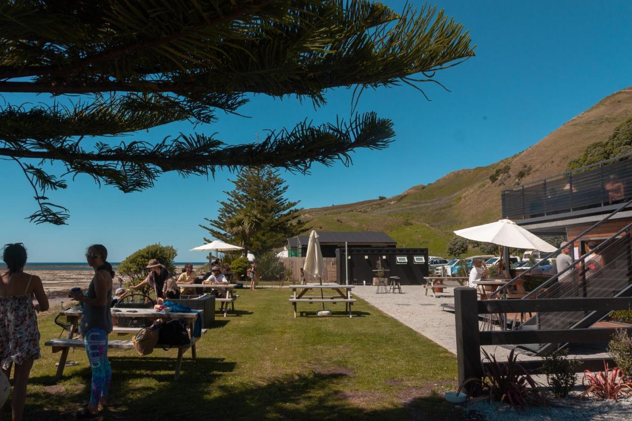 Tatapouri Bay Hotel Gisborne Bagian luar foto