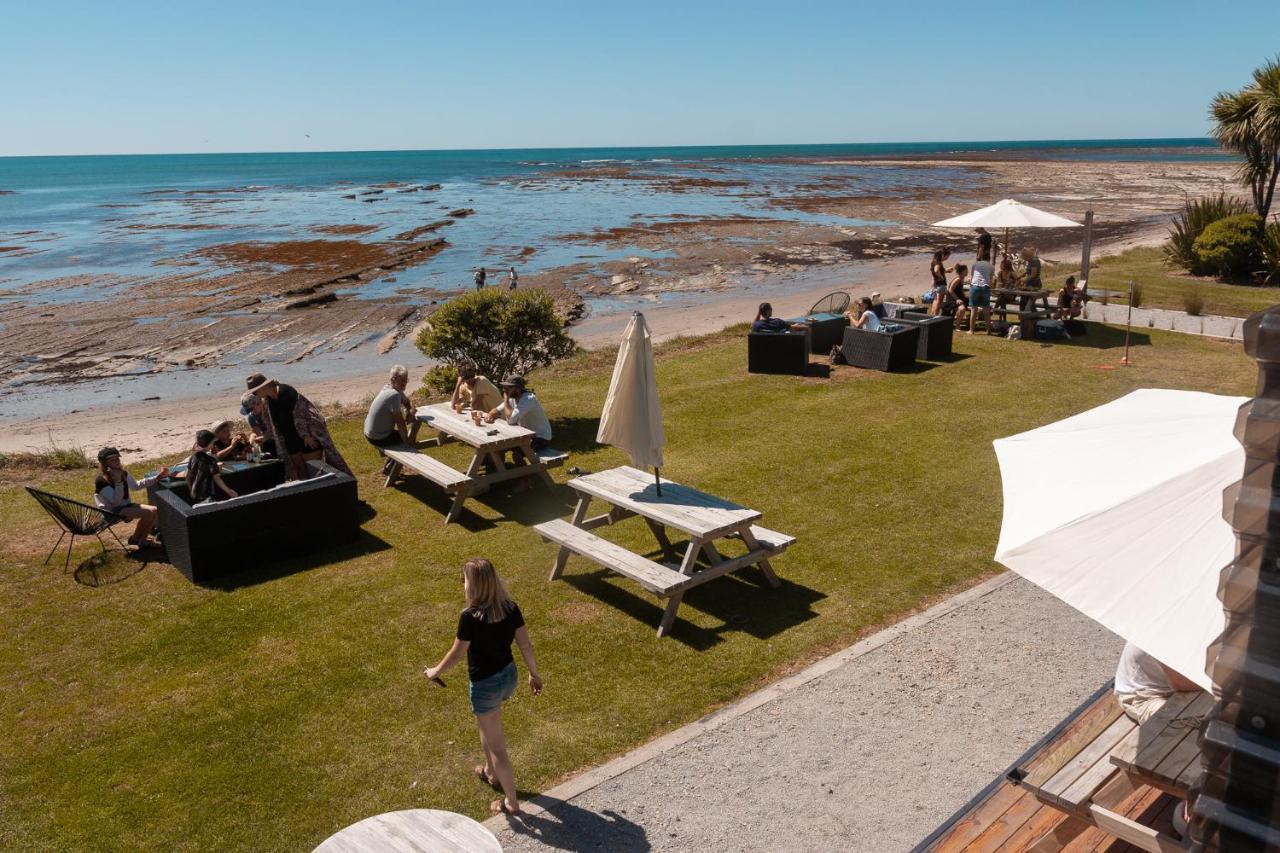 Tatapouri Bay Hotel Gisborne Bagian luar foto