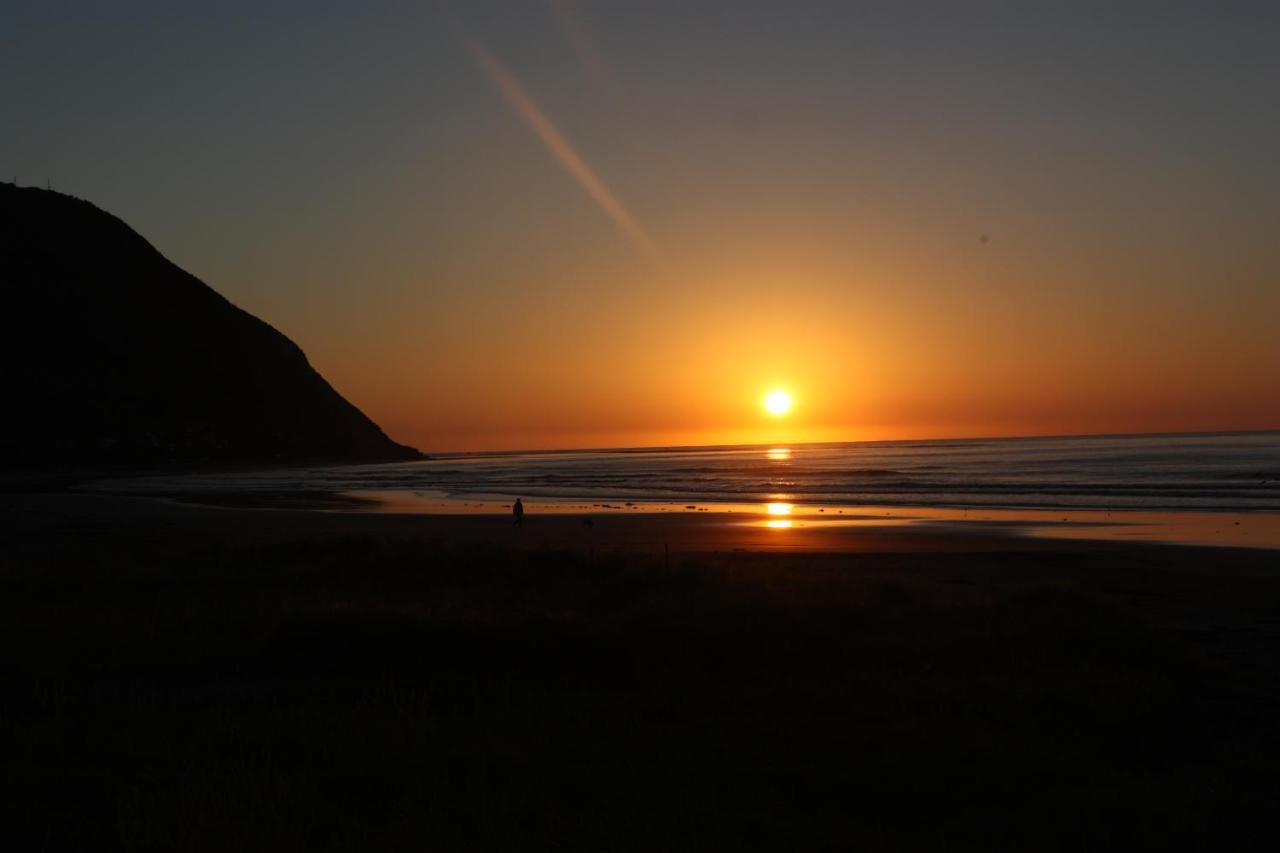 Tatapouri Bay Hotel Gisborne Bagian luar foto