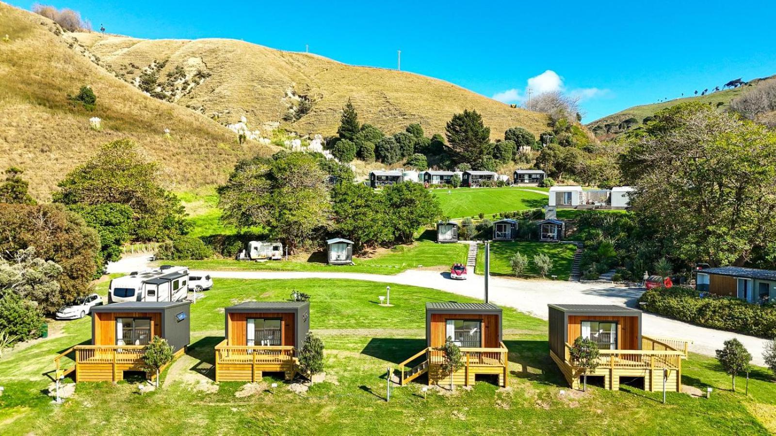 Tatapouri Bay Hotel Gisborne Bagian luar foto